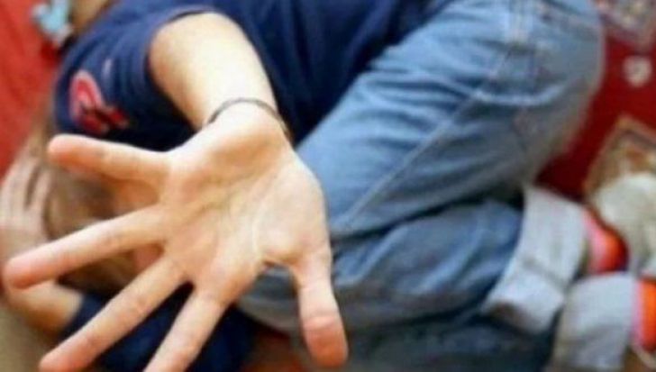 Gura Humorului. Un individ și-a urmărit concubina și a luat-o la bătaie în plină zi, în centrul orașului