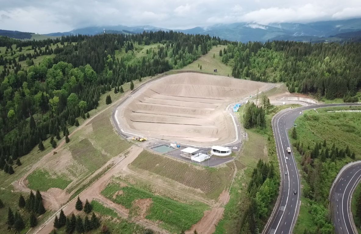 Tribunalul Suceava a anulat hotărârea Consiliului Local Pojorîta privind transferul terenului de sub groapa de gunoi