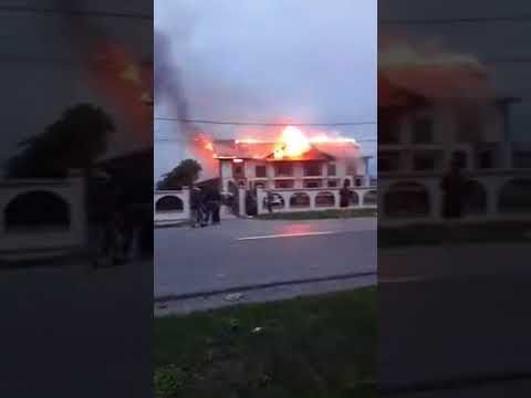 Acoperișul unui duplex din Forăști a fost cuprins de flăcări VIDEO