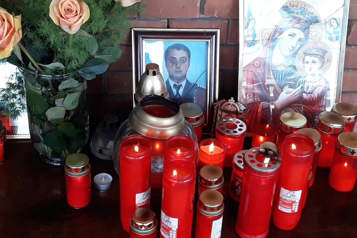 A trecut un an de la moartea polițistului Sorin Vezeteu. Membrii familiei și zeci de polițiști l-au comemorat VIDEO