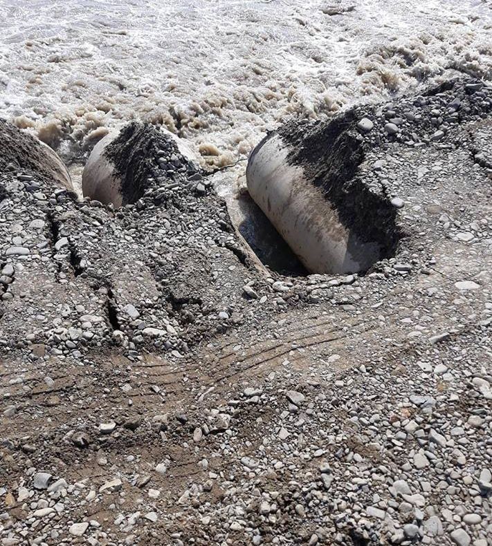 Circulația rutieră a fost oprită pe podul provizoriu de la Milișăuți FOTO