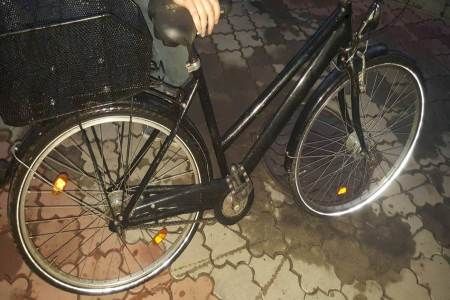 Un botoșănean a furat o bicicletă din parcarea unui supermarket din municipiul Suceava