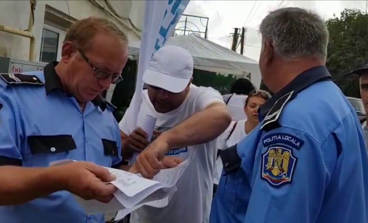 VIDEO Voluntarii Fără Penali, hărțuiți de Poliția Locală Rădăuți