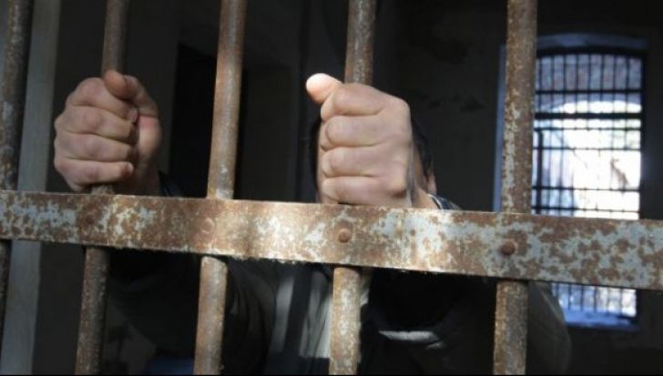 Bărbatul din Capu Campului care și-a înjunghiat soția pe motiv că bea prea mult, băgat după gratii