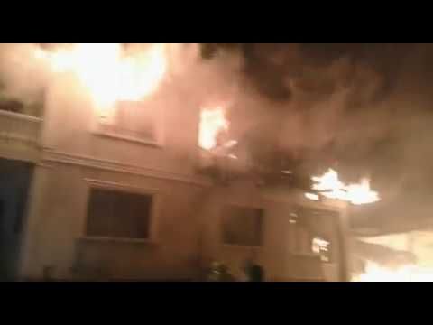 VIDEO Incendiu suspect într-o gospodărie din Solca. Pagubele sunt uriașe