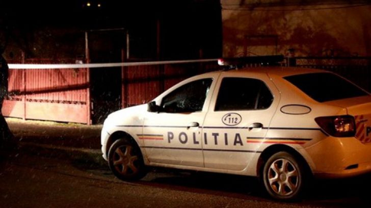 Un tânăr s-a urcat beat la volan și a intrat cu mașina într-un parapet, la Păltinoasa