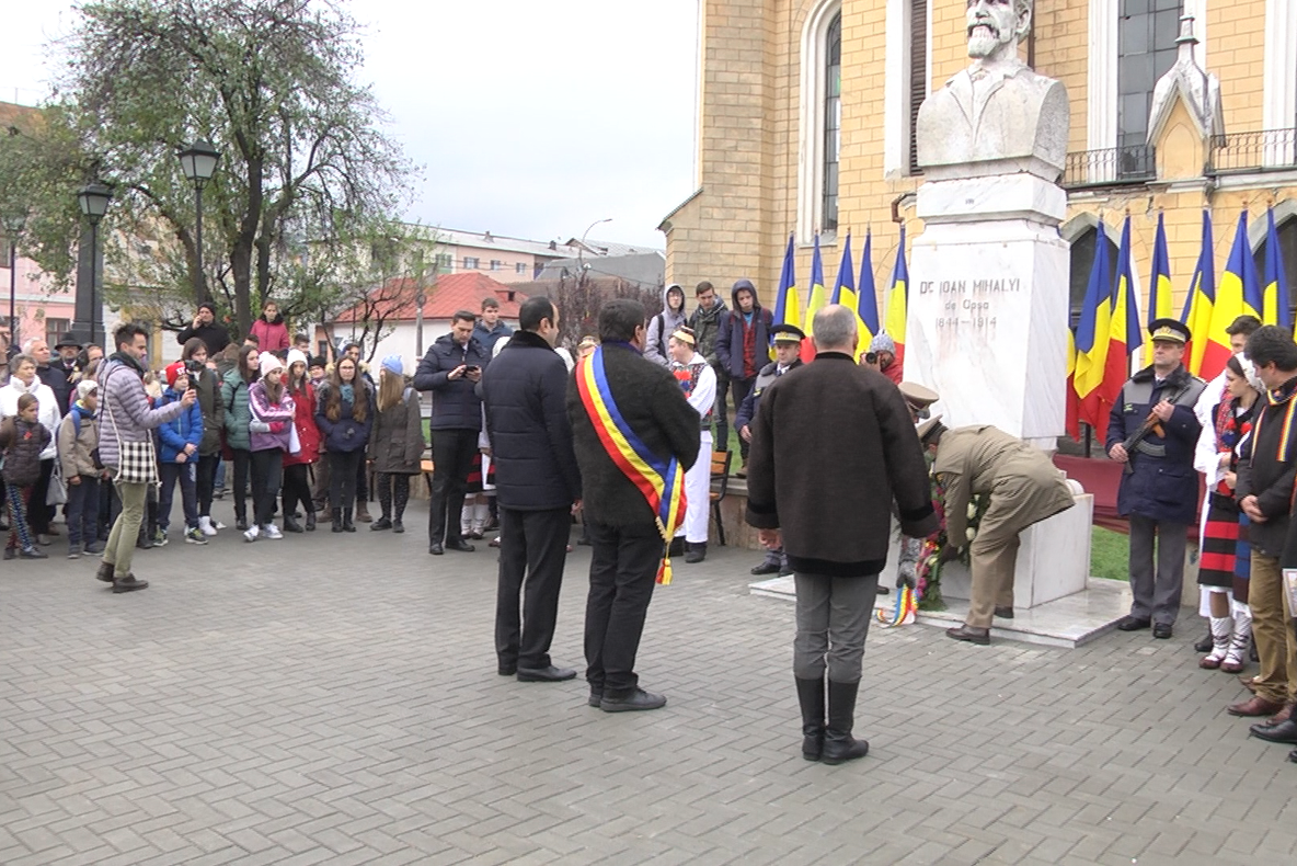 Ședință festivă a Colegiului Prefectural și expoziție de fotografii dedicată Centenarului Marii Uniri, în  Gara Burdujeni FOTO