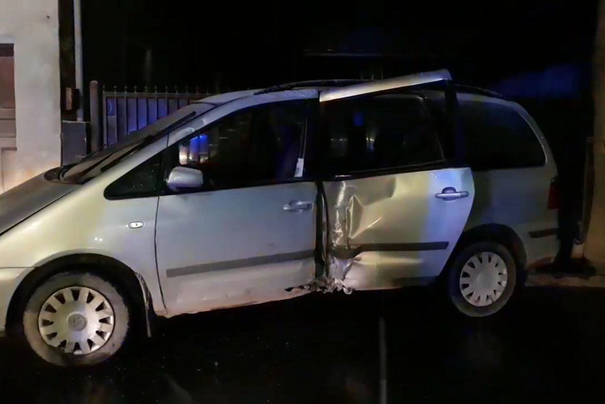 Accident rutier cu patru victime din cauza unui utilaj de deszăpezire cu probleme la sistemul de frânare