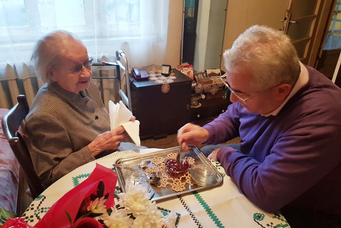 FOTO O fostă educatoare, de 101 ani, va primi titlul de Cetăţean al Centenarului
