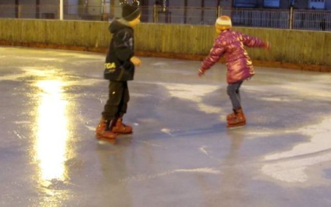 Patinoarul Areni se redeschide de Ziua Bucovinei