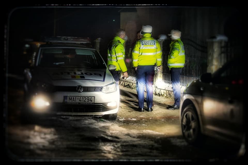 Șofer beat și fără permis prins la volanul unei mașini cu numere false, reținut în arestul IPJ Suceava