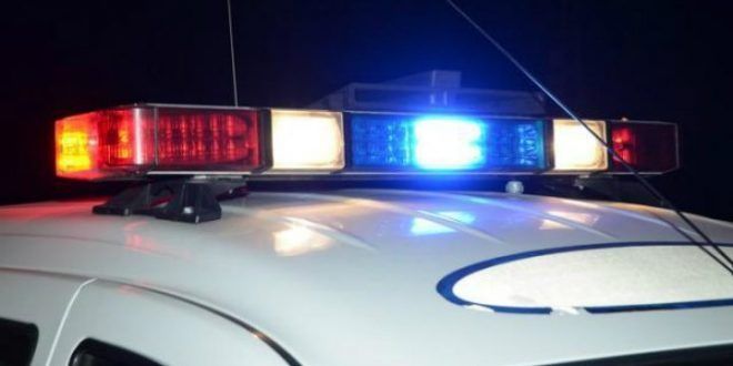 Un tânăr s-a urcat beat la volan și a intrat cu mașina într-un perete de piatră