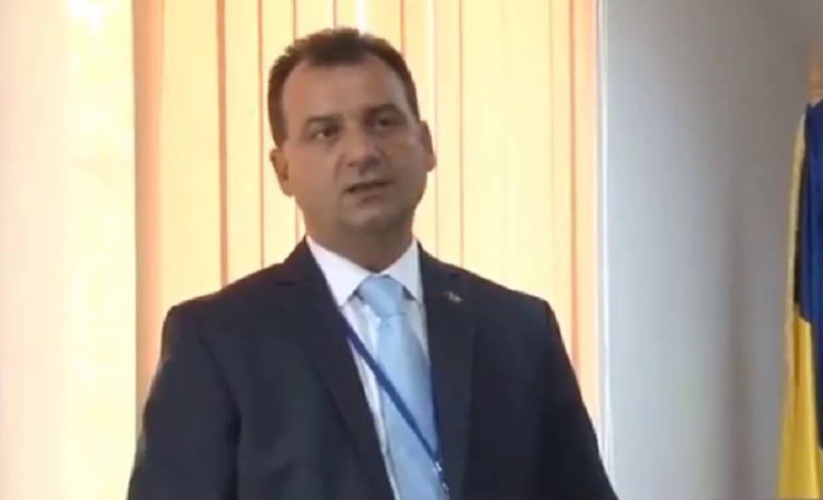 Incendiu violent la o casă din orașul Dolhasca VIDEO