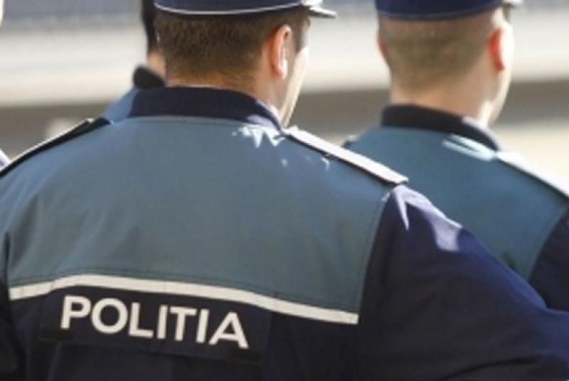 Polițiști atacați cu parul, la Păltinoasa. Agresorii au fost potoliți cu focuri de armă