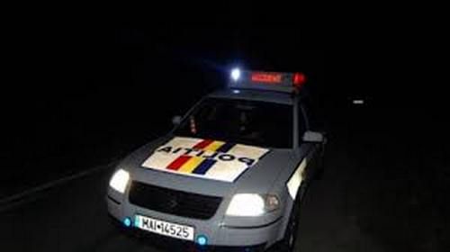 Un șofer s-a izbit cu mașina de un parapet de beton