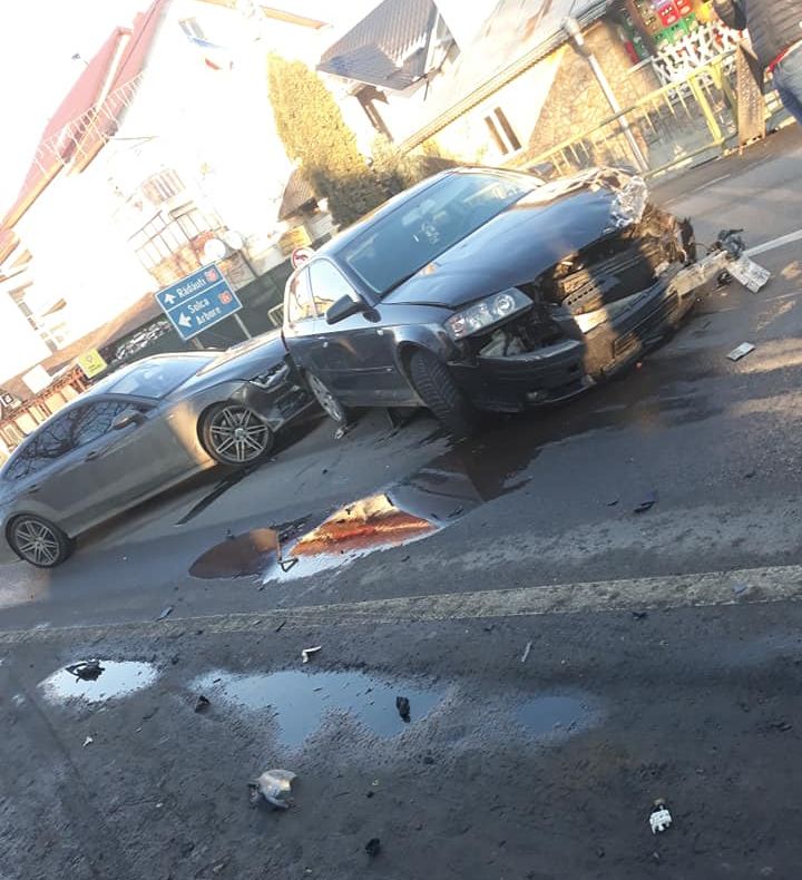 Trei autoturisme au intrat în coliziune pe raza localității Milișăuți FOTO