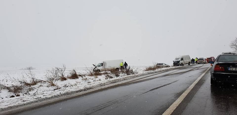 Patru autovehicule au fost implicate într-un accident pe raza localității Dănila FOTO