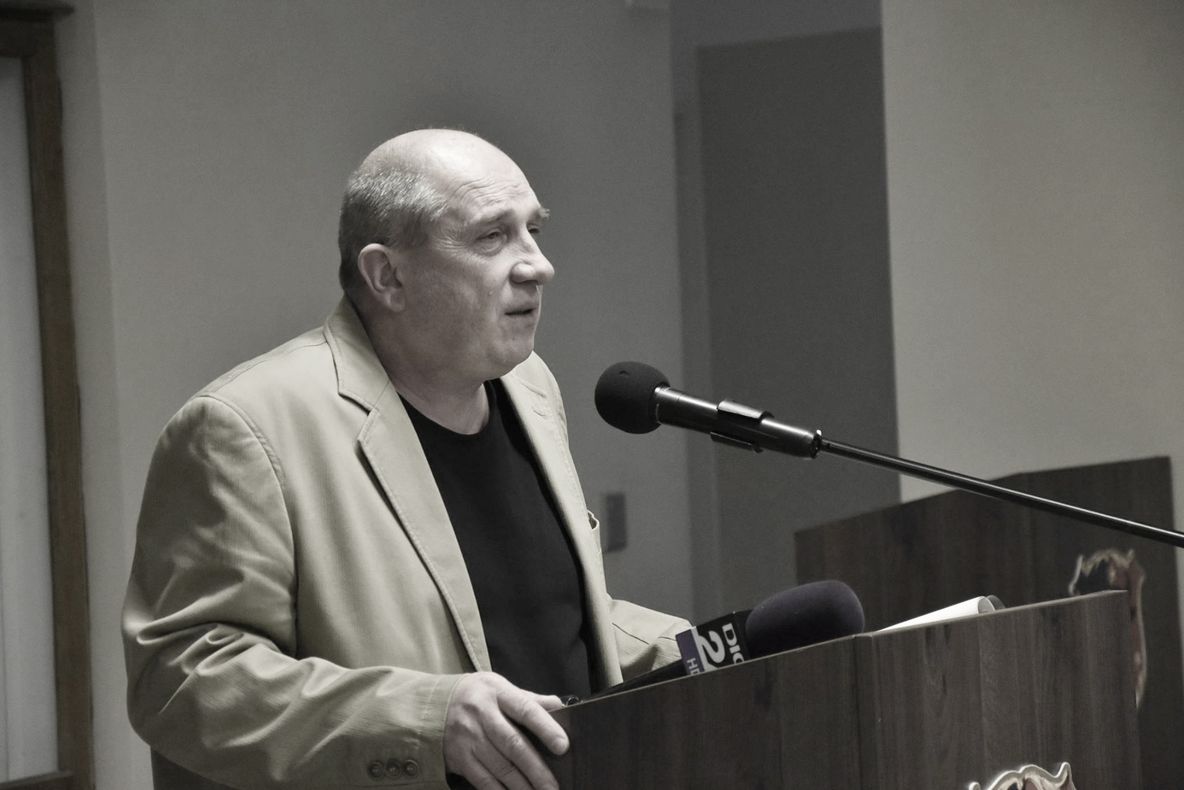 A murit artistul plastic George Ostafi, muzeograf la Muzeul Bucovinei