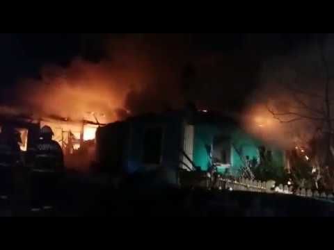Un bătrân a murit în incendiul care i-a cuprins casa VIDEO