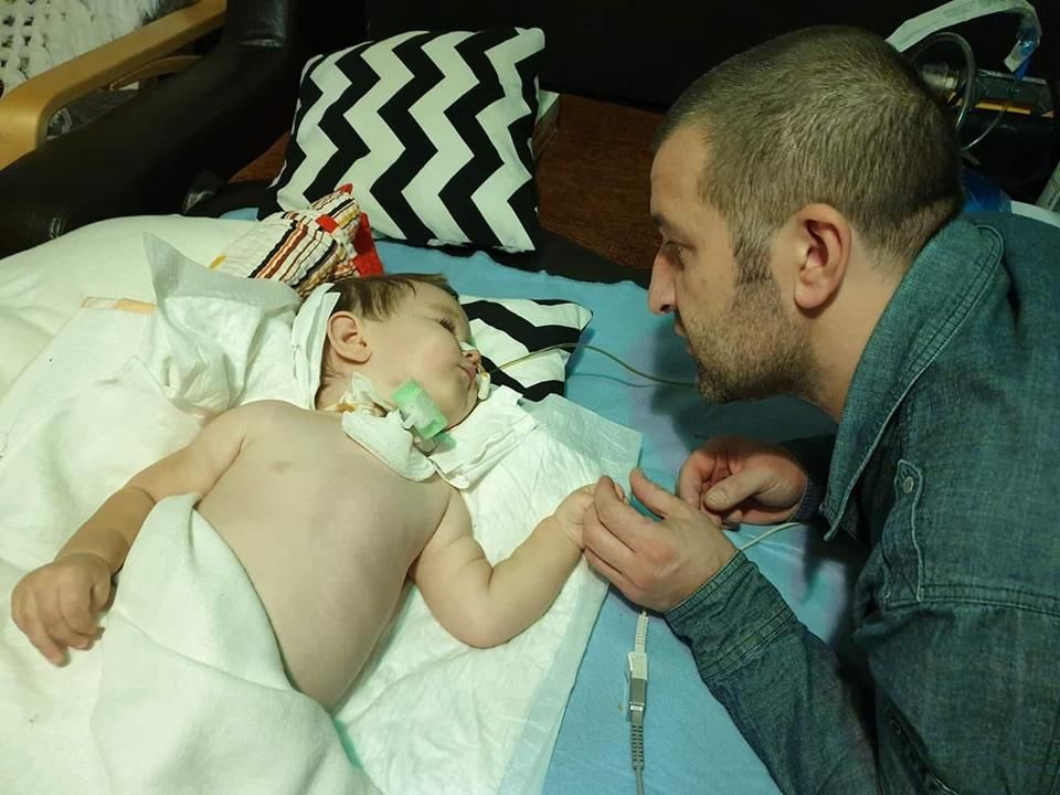 Primăria Suceava oferă un ajutor de 25.000 de lei Larisei Airinei, fetița rănită pe trecerea de pietoni