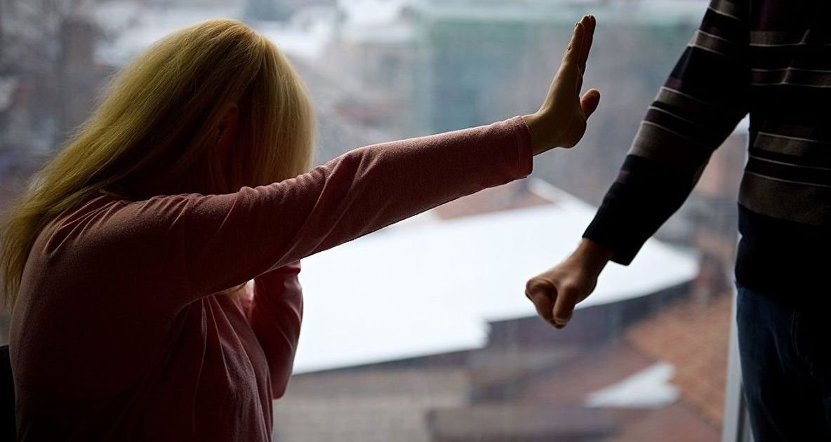 Un bărbat din municipiul Suceava a fost reținut după ce și-a bătut sora