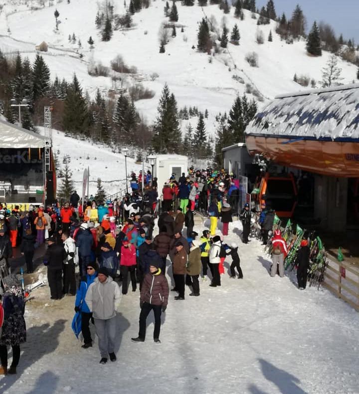 Pârtia de schi de pe Rarău a fost inaugurată sâmbătă, după zece ani de la începerea lucrărilor FOTO