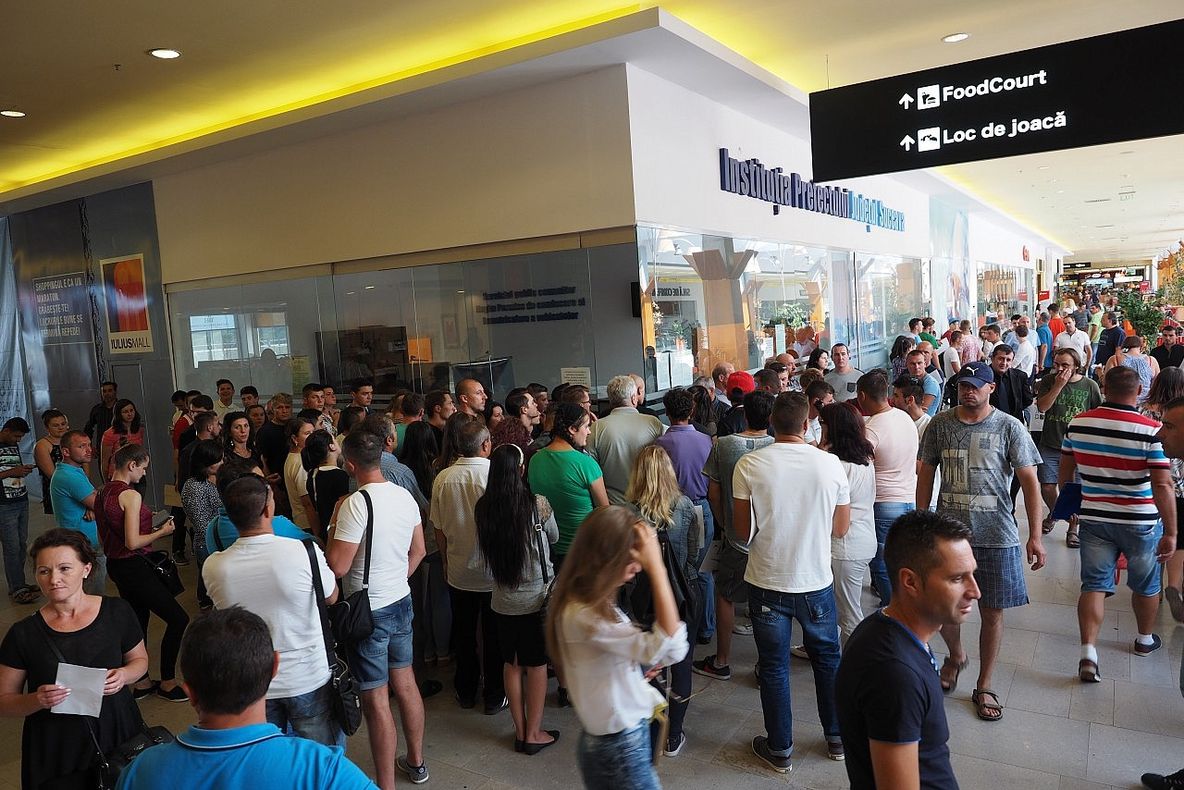 Program prelungit la Înmatriculări, Permise și Pașapoarte până pe 17 ianuarie