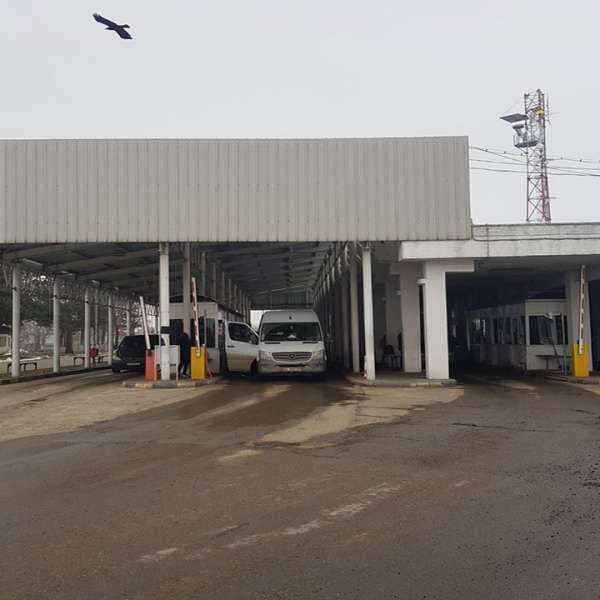 Piese de autoturisme, căutate de autoritățile din Olanda și Germania,  au fost descoperite la Siret