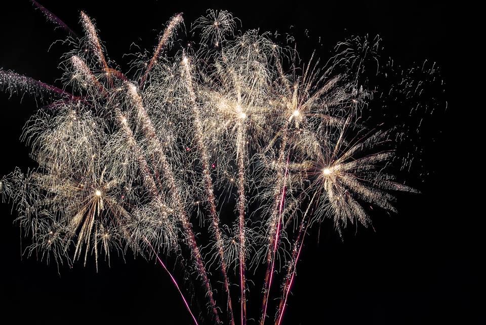 Mii de suceveni și-au petrecut noaptea dintre ani la Revelionul în aer liber FOTO