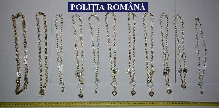 Aproape 700 de grame de bijuterii, confiscate de polițiștii suceveni