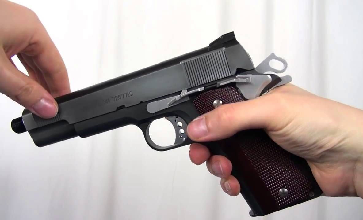 Un bărbat din Solca s-a ales cu dosar penal pentru că nu și-a prelungit permisul de port-armă