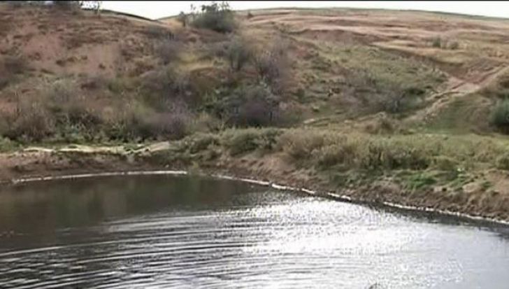 Un bătrân dispărut de la domiciliu, găsit mort într-un iaz