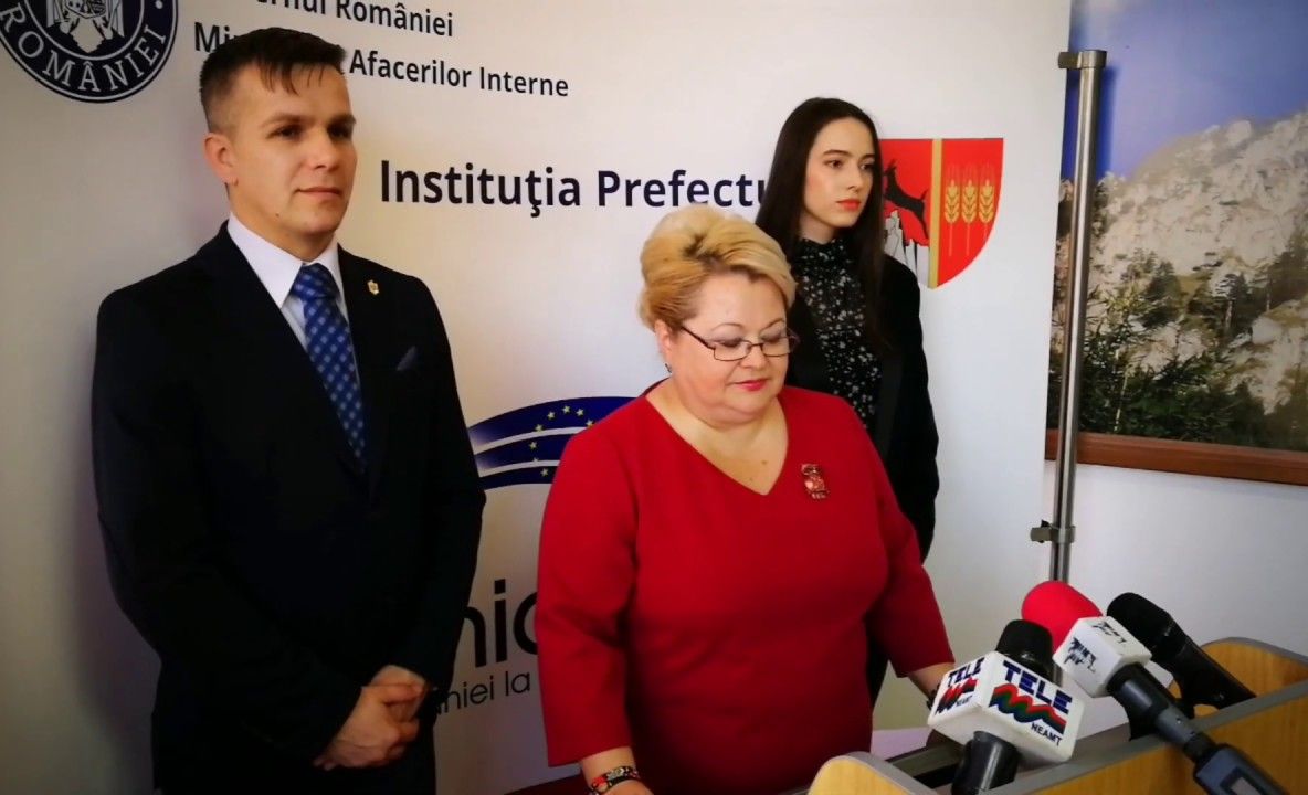 Autoturisme de teren cu țigări de contrabandă în valoare de peste 372.000 lei, abandonate după ce polițiștii de frontieră au tras mai multe focuri de armă VIDEO