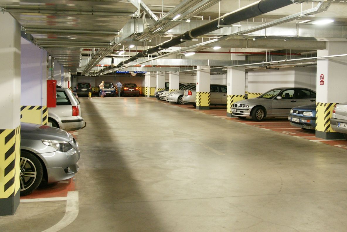 Taxă redusă la un leu pe oră în parcările subterane din Suceava