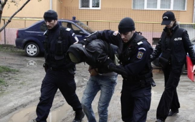 Șofer prins beat la volan după ce nu acordat prioritate mașinii de poliție