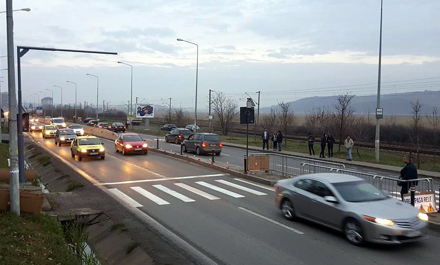 A accidentat o fetiță pe trecerea de pietoni și a fugit de la locul faptei