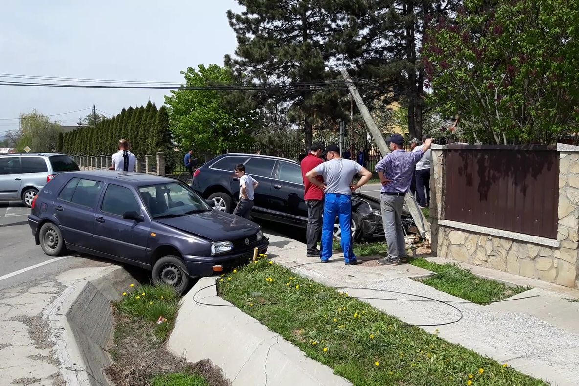 Accident rutier la Salcea. Adolescentă la spital după o depășire neregulamentară VIDEO