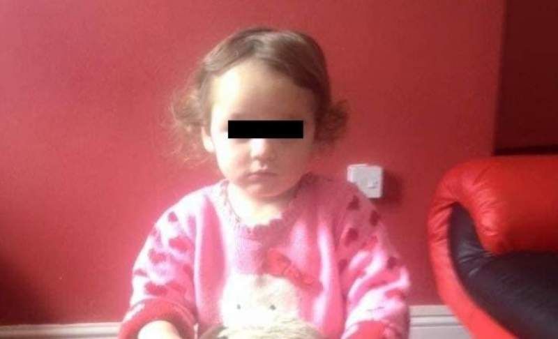 Fetița lovită cu mașina de șefa postului de poliție Sucevița a murit în spital