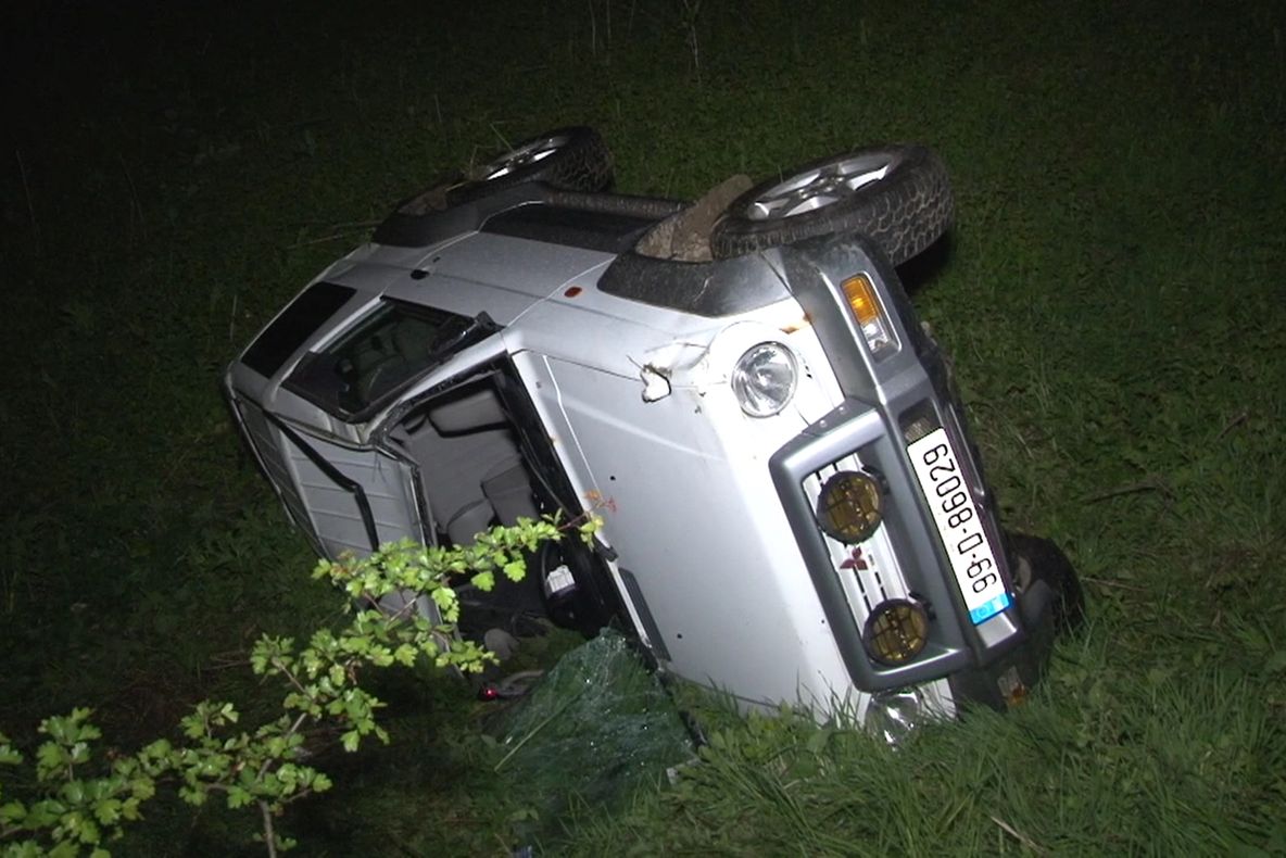 Cine este șoferul care și-a pierdut viața după ce s-a răsturnat cu mașina într-o râpă FOTO