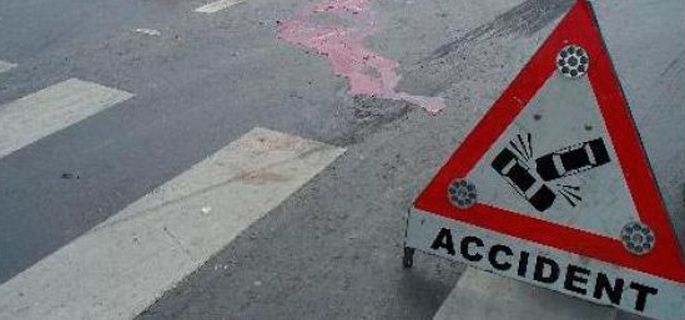 Gura Humorului. Eleve lovite de o mașină pe trecerea de pietoni din fața școlii