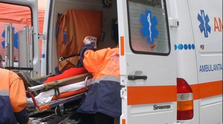 Tânără din Boroaia accidentată grav în timp ce traversa neregulamentar