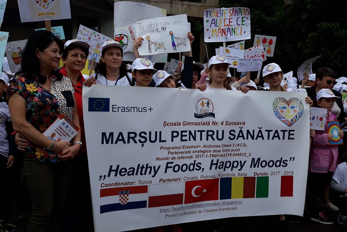 Aproximativ 400 de elevi de la Școala Gimnazială Nr.4 Suceava au participat la "Marşul pentru Sănătate" VIDEO