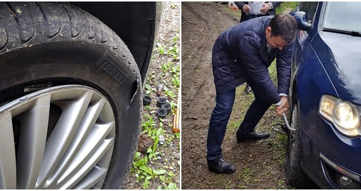 FOTO Vicepremierul Daniel Suciu a făcut pană pe un drum din Suceava