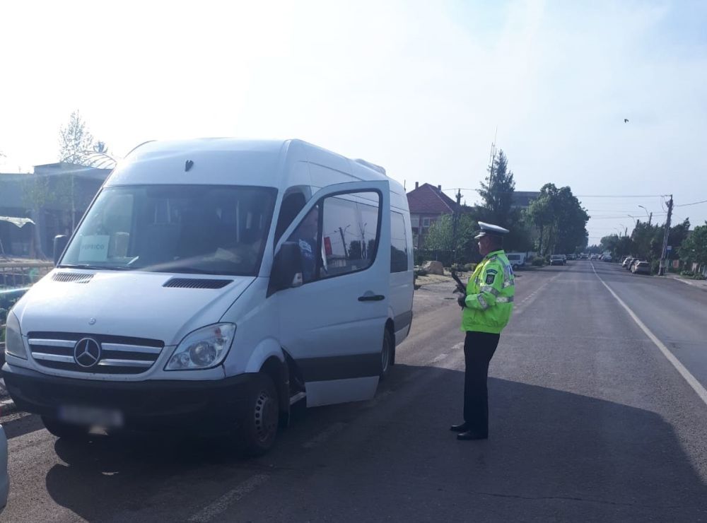 Șofer cu 1,24 alcoolemie și fără permis, reținut de polițiștii suceveni