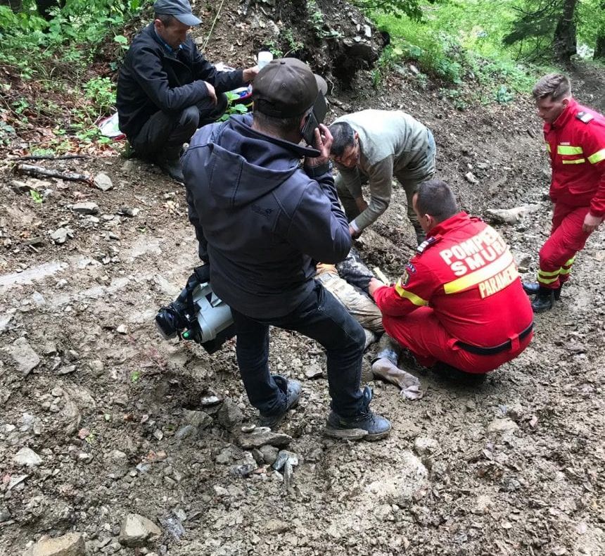 Două persoane au fost lovite de trăsnet în Masivul Călimani. Una dintre ele a decedat