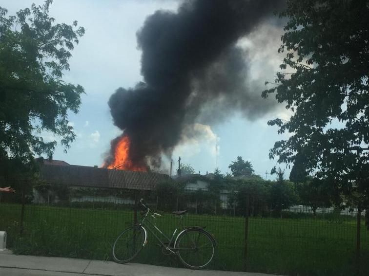Incendiu la o gospodărie din Dumbrăveni FOTO