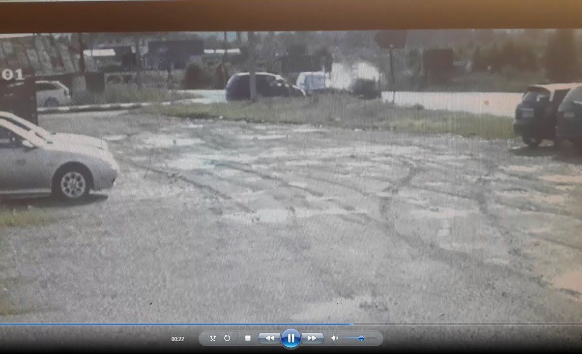 Trei autoturisme avariate și o persoană rănită după ce un șofer nu a oprit la indicatorul STOP VIDEO