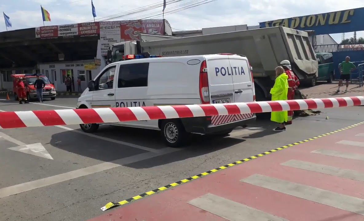 Bărbat strivit de un camion pe o trecere de pietoni din municipiul Suceava VIDEO