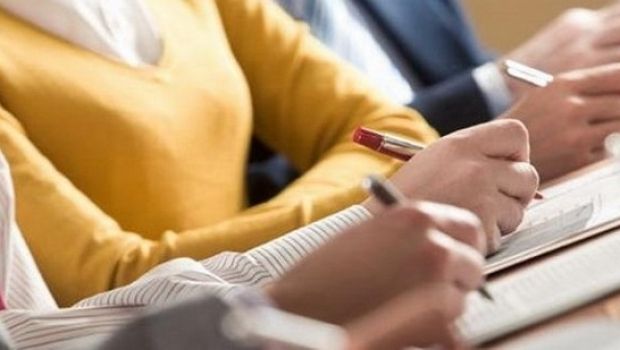 Două note de 10 la examenul de titularizare al profesorilor