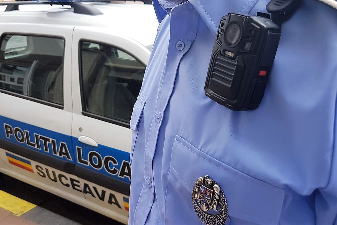 Polițiștii locali suceveni, dotați cu „body-cam”-uri